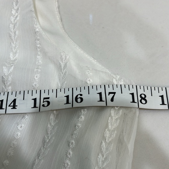 Taylor white sundress - Picture 4 of 9